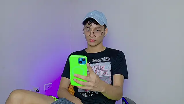 Snapshot of andrew_dann chatting on November 28, 2025, 3:53 am andrew dann online show from November 28, 2025, 3:53 am