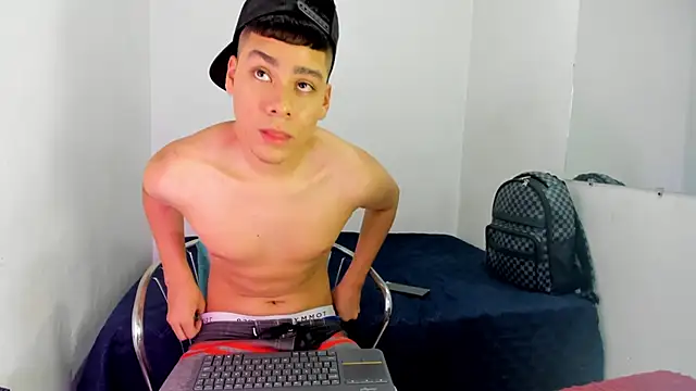 Lucastorrez01 online show from July 1, 2026, 12:23 am