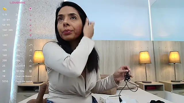 mature eva1 online show from May 7, 2026, 11:15 am