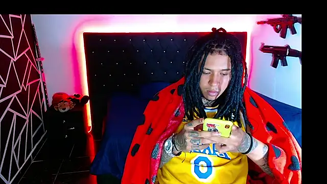 Snapshot of Zero-X9 chatting on December 14, 2025, 6:56 pm Zero-X9 online show from December 14, 2025, 6:56 pm