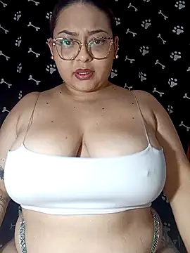 Snapshot of Anna_Lucia88 chatting on May 3, 2026, 5:57 am Anna Lucia88 online show from May 3, 2026, 5:57 am