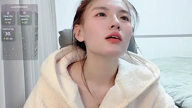 Snapshot of H-2005 chatting on February 8, 2026, 12:58 am H-2005 online show from February 8, 2026, 12:58 am