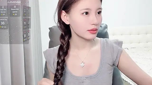 Snapshot of H-2005 chatting on May 9, 2026, 10:15 pm H-2005 online show from May 9, 2026, 10:15 pm