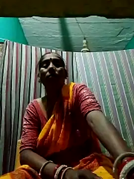 Snapshot of Xx_savita chatting on May 7, 2026, 9:42 pm Xx savita online show from May 7, 2026, 9:42 pm