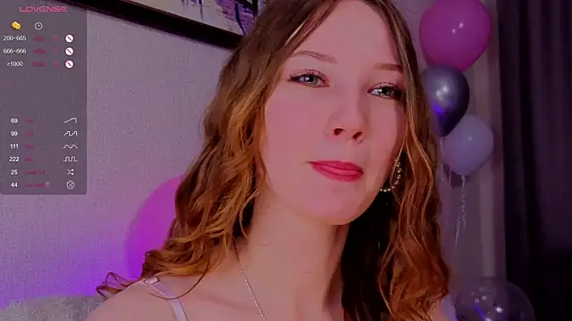 Snapshot of Alisavine chatting on April 22, 2026, 6:09 pm Alisavine online show from April 22, 2026, 6:09 pm