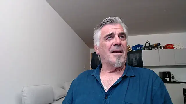 Buidapest online show from May 3, 2026, 2:39 am