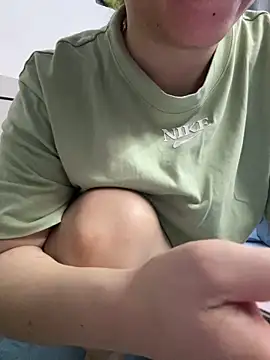 lili-8979 online show from March 17, 2026, 11:30 pm