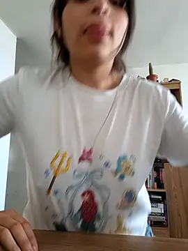 Emyii  online show from July 22, 2026, 2:31 pm