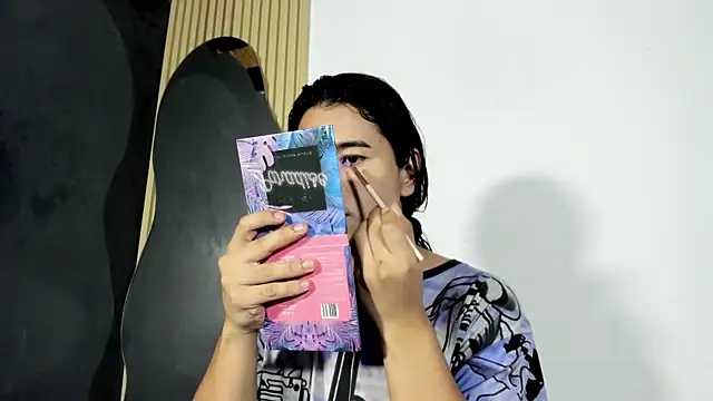 Angel-umbra online show from December 17, 2025, 8:37 pm