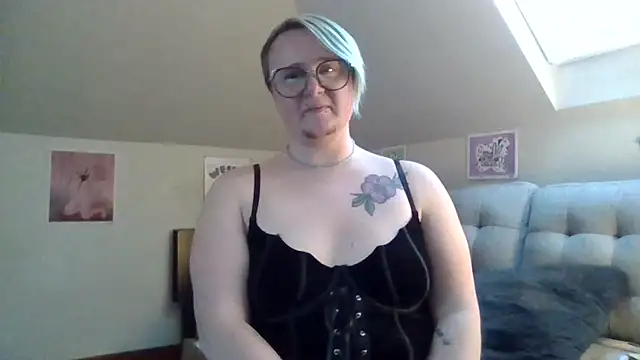 queerlyjaz online show from November 29, 2025, 11:08 pm