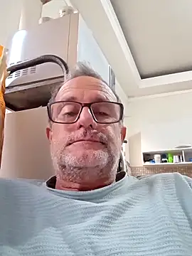 nard53 online show from May 3, 2026, 11:38 am