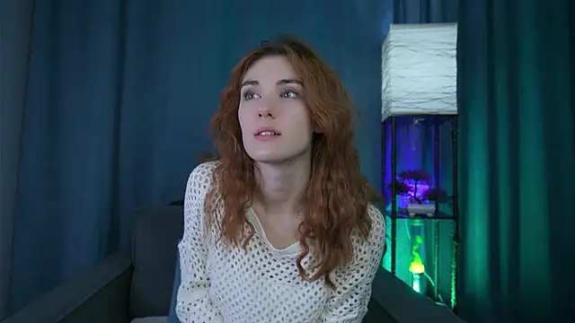 foxy cute4you online show from December 4, 2025, 7:33 pm