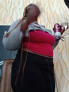 Snapshot of melanin_lizzy chatting on June 11, 2026, 3:32 pm melanin lizzy online show from June 11, 2026, 3:32 pm