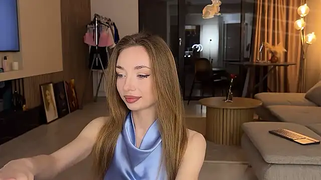 Jolienne online show from May 3, 2026, 8:26 pm