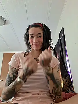 MaitressePomme3 online show from November 19, 2025, 2:17 pm