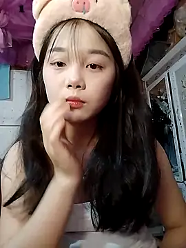 Baa-bee22 online show from April 26, 2026, 5:49 am