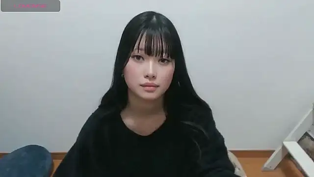 Snapshot of uki-japan chatting on December 21, 2025, 12:01 pm uki-japan online show from December 21, 2025, 12:01 pm