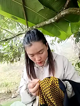 meomeo-00 online show from December 18, 2025, 2:39 am