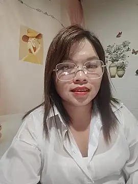 Snapshot of Cover-baa chatting on June 13, 2026, 5:55 pm Cover-baa online show from June 13, 2026, 5:55 pm
