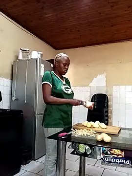 Snapshot of Blackthaithickchick chatting on November 23, 2025, 7:52 am Blackthaithickchick online show from November 23, 2025, 7:52 am