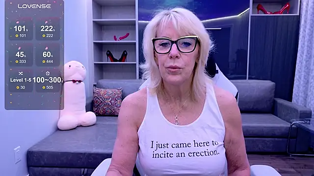 Snapshot of FitCougar chatting on January 1, 2025, 4:39 pm FitCougar online show from January 1, 2025, 4:39 pm