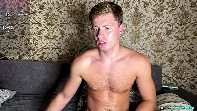 Maxhornyblondieman online show from July 28, 2026, 7:39 pm
