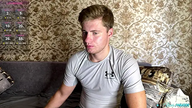 Maxhornyblondieman online show from July 31, 2026, 8:03 am