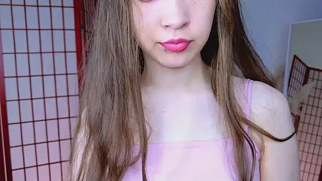 SilentLily online show from December 19, 2025, 9:00 pm