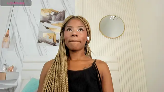 Snapshot of Afro_Luna chatting on May 17, 2026, 10:44 am Afro Luna online show from May 17, 2026, 10:44 am