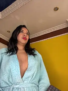 Esmerald 1111 online show from July 19, 2026, 12:31 pm