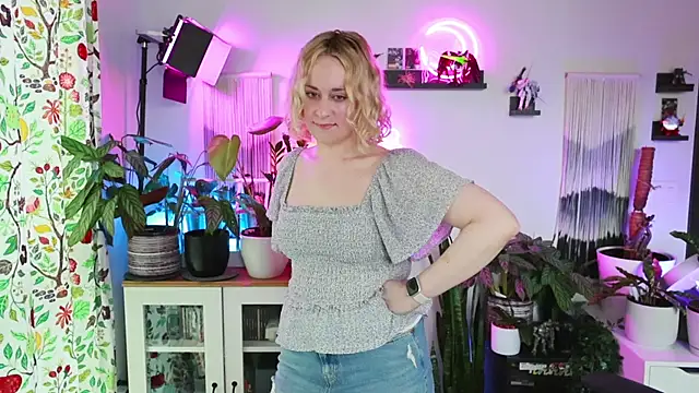 xzoeyryanx online show from May 8, 2026, 4:56 pm