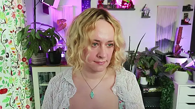 xzoeyryanx online show from June 9, 2026, 5:35 pm