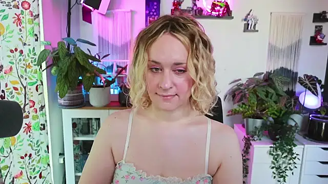 xzoeyryanx online show from July 13, 2026, 4:10 pm