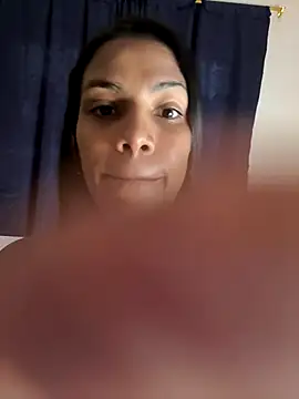 ArielleMillerr- online show from December 15, 2025, 5:39 pm