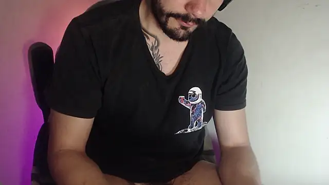 Snapshot of LuciferSantoryu chatting on February 5, 2026, 4:44 pm LuciferSantoryu online show from February 5, 2026, 4:44 pm