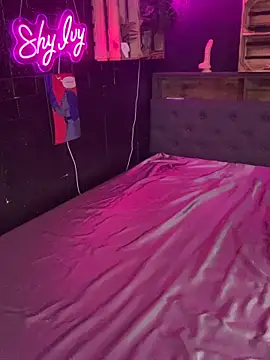 Shy-Ivy online show from December 1, 2025, 10:37 pm