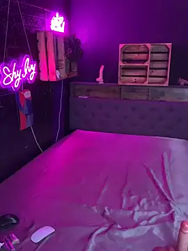 Shy-Ivy online show from December 4, 2025, 9:45 pm