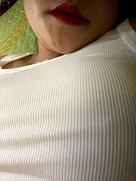 Snapshot of Sunset-yll chatting on November 23, 2025, 4:18 pm Sunset-yll online show from November 23, 2025, 4:18 pm