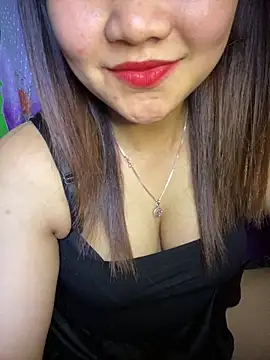 Snapshot of Sunset-yll chatting on May 4, 2026, 3:57 am Sunset-yll online show from May 4, 2026, 3:57 am