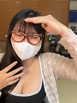 Snapshot of hide_from_colleagues chatting on February 27, 2026, 2:55 am hide from colleagues online show from February 27, 2026, 2:55 am