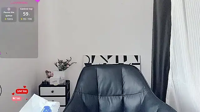 Snapshot of bunny-- chatting on June 6, 2026, 5:01 am bunny-- online show from June 6, 2026, 5:01 am