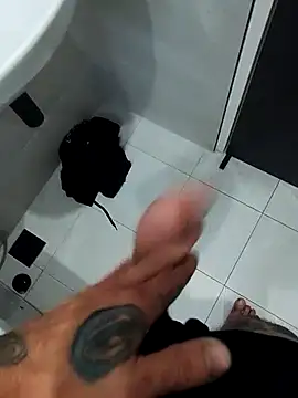 Snapshot of You6me9__ chatting on December 3, 2025, 12:51 am You6me9 online show from December 3, 2025, 12:51 am