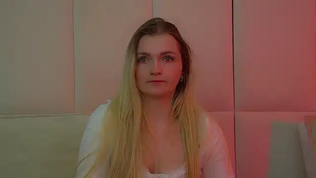 AnnyRaii online show from March 12, 2026, 6:08 am