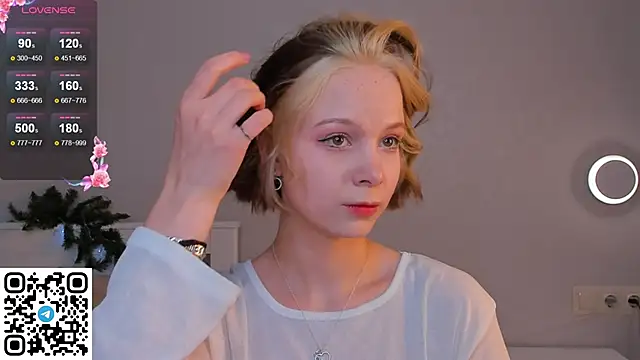 UmbraVelour online show from January 12, 2026, 2:22 pm