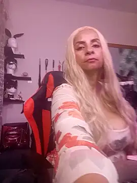 LaReineCleo online show from June 10, 2026, 10:25 am