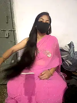 cutestpearl online show from December 1, 2025, 5:29 pm