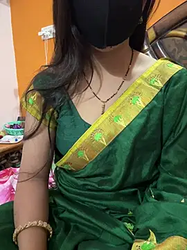 cutestpearl online show from February 10, 2026, 6:56 pm