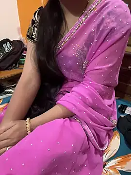 cutestpearl online show from February 16, 2026, 7:10 pm