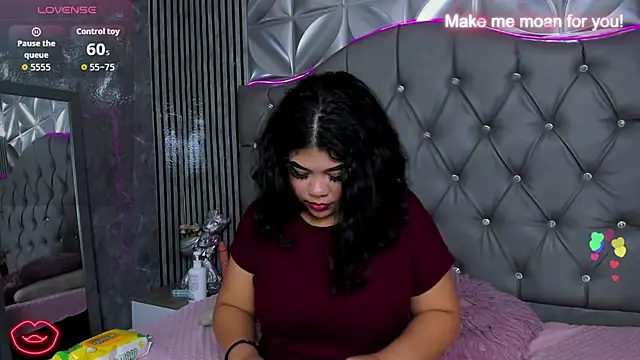 Amanda Mooree online show from May 16, 2026, 4:09 am