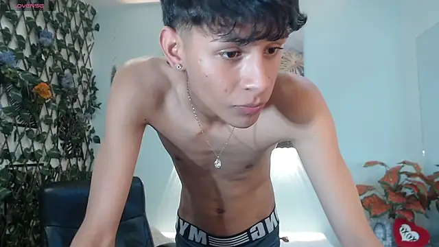 Snapshot of DraxBlade09 chatting on November 24, 2025, 7:46 pm DraxBlade09 online show from November 24, 2025, 7:46 pm